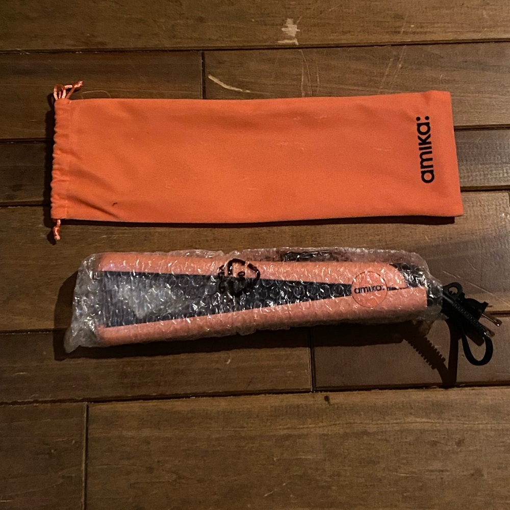 Amika Limited Edition Straightener